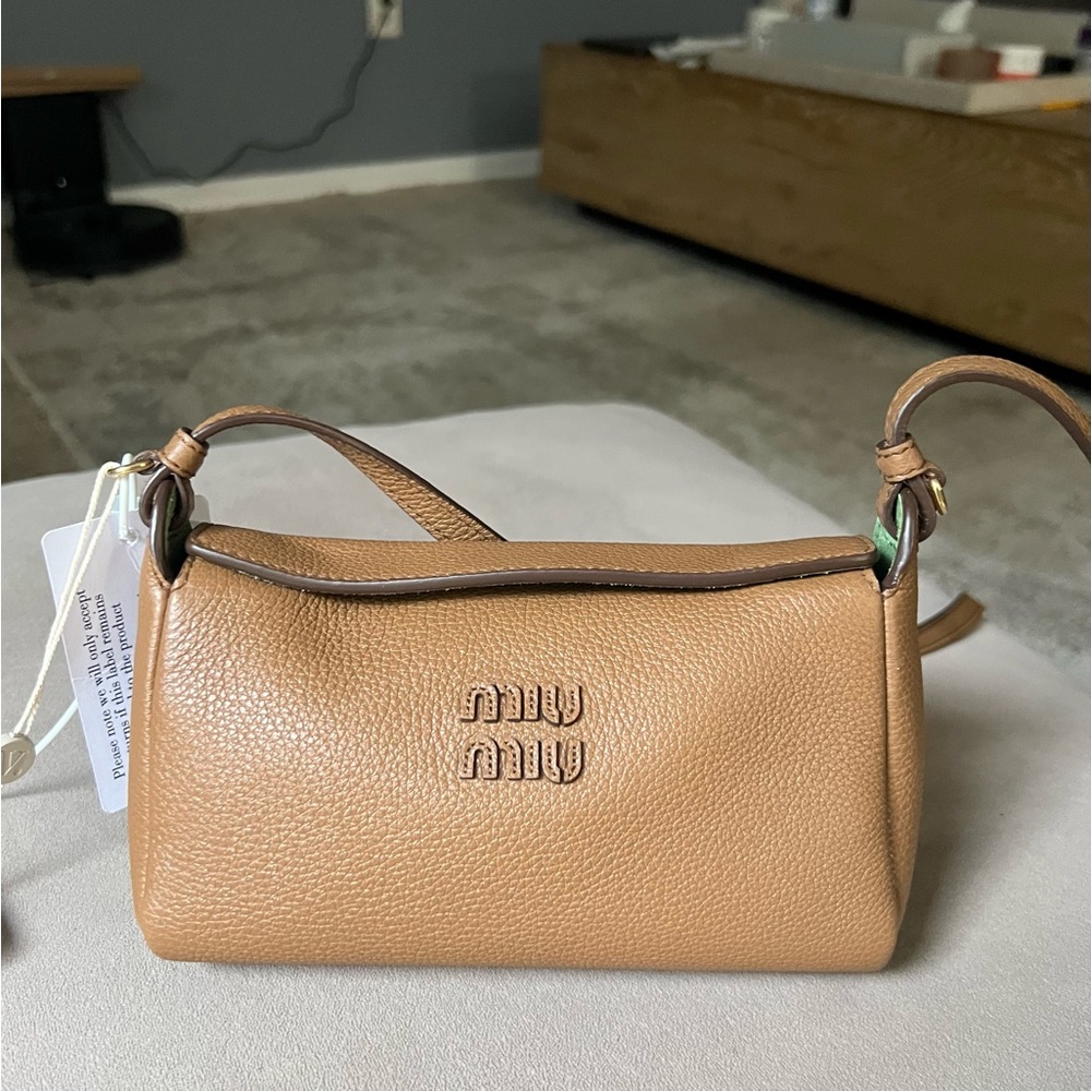 NWT Miu Miu Vitello Phenix Shoulder Bag Caramel Green Suede Interior